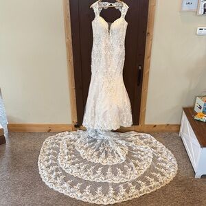 Ivory Lace Mermaid Wedding Dress with Long Scalloped Train